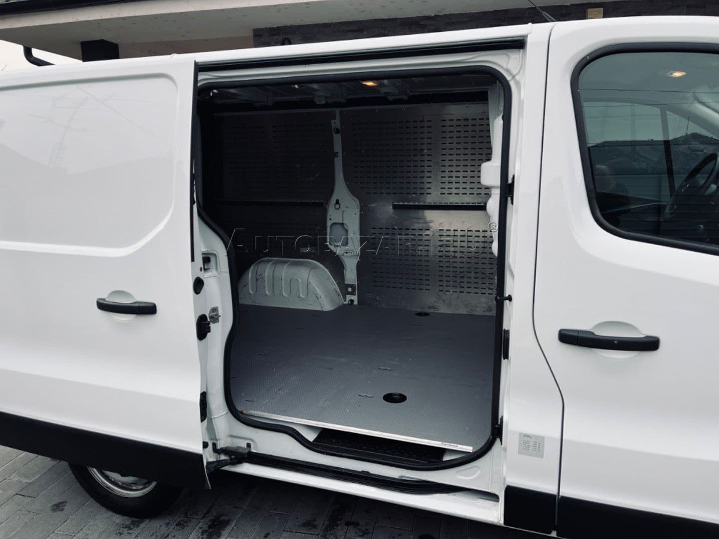 Opel Vivaro Kombi 1.6 CDTI BiTurbo 125k S&S L2H1 2900 + thumb 34