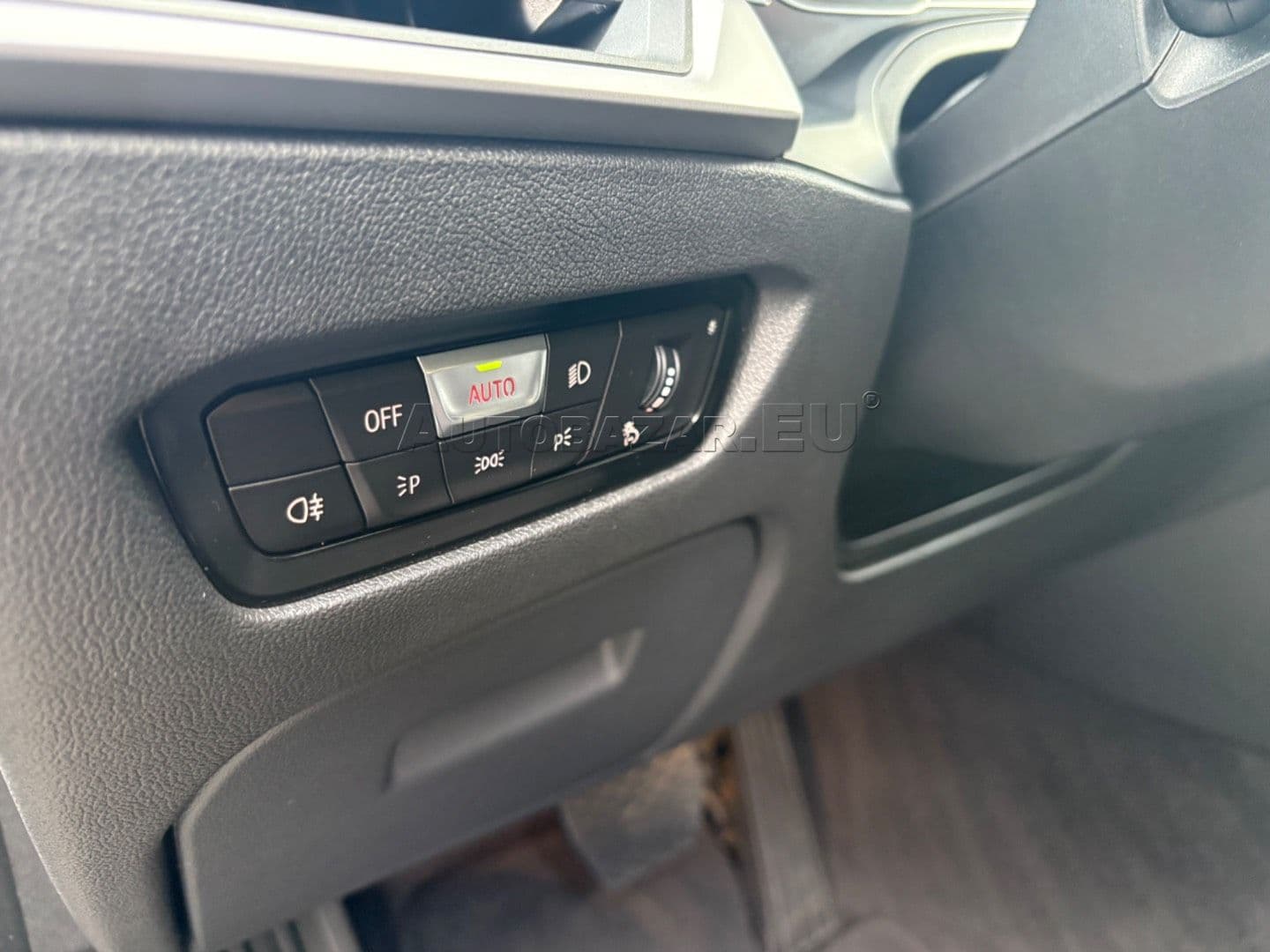 BMW Rad 3 Touring 320d mHEV  xDrive A/T thumb 21
