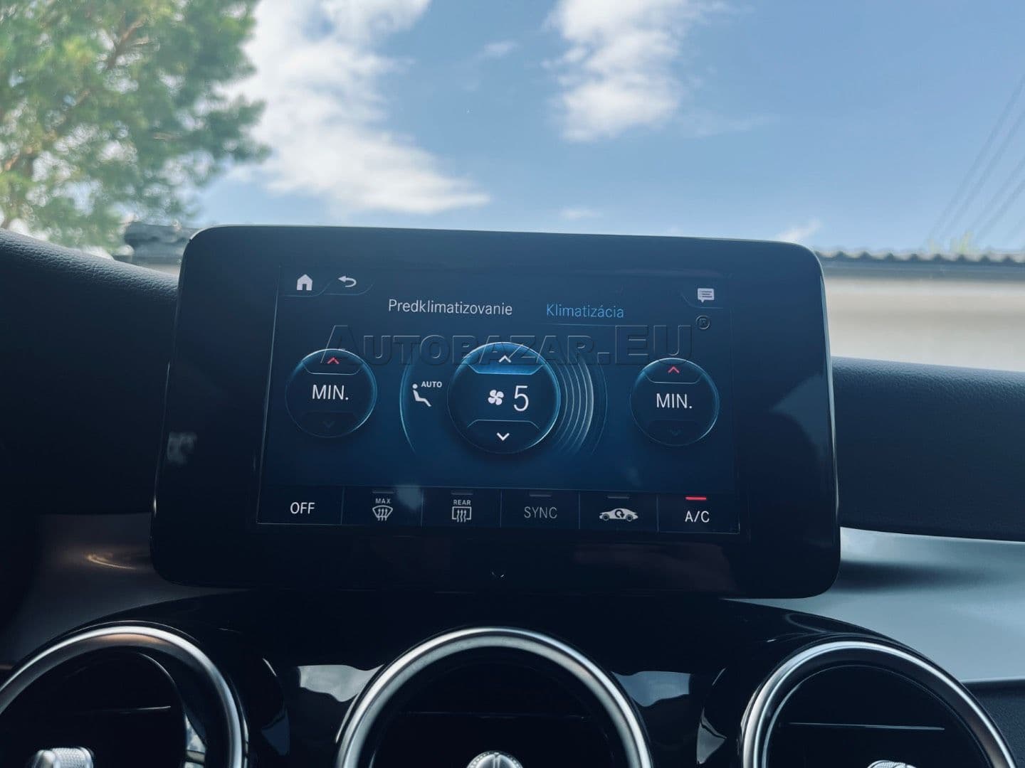 Mercedes-Benz GLC SUV 300 e 4MATIC A/T thumb 34