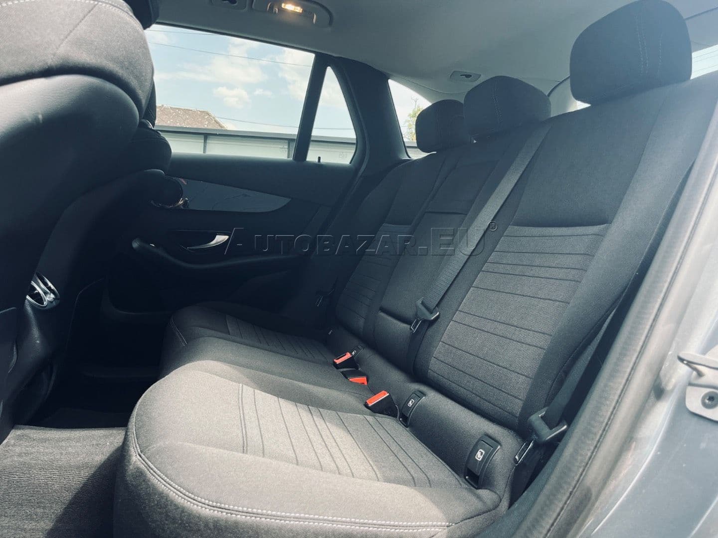 Mercedes-Benz GLC SUV 300 e 4MATIC A/T thumb 40