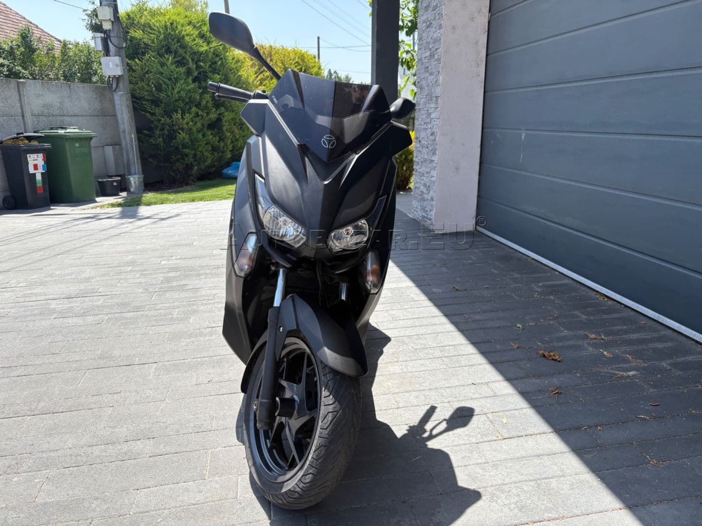 Yamaha X-Max 250 MOMO DESGIN thumb 2