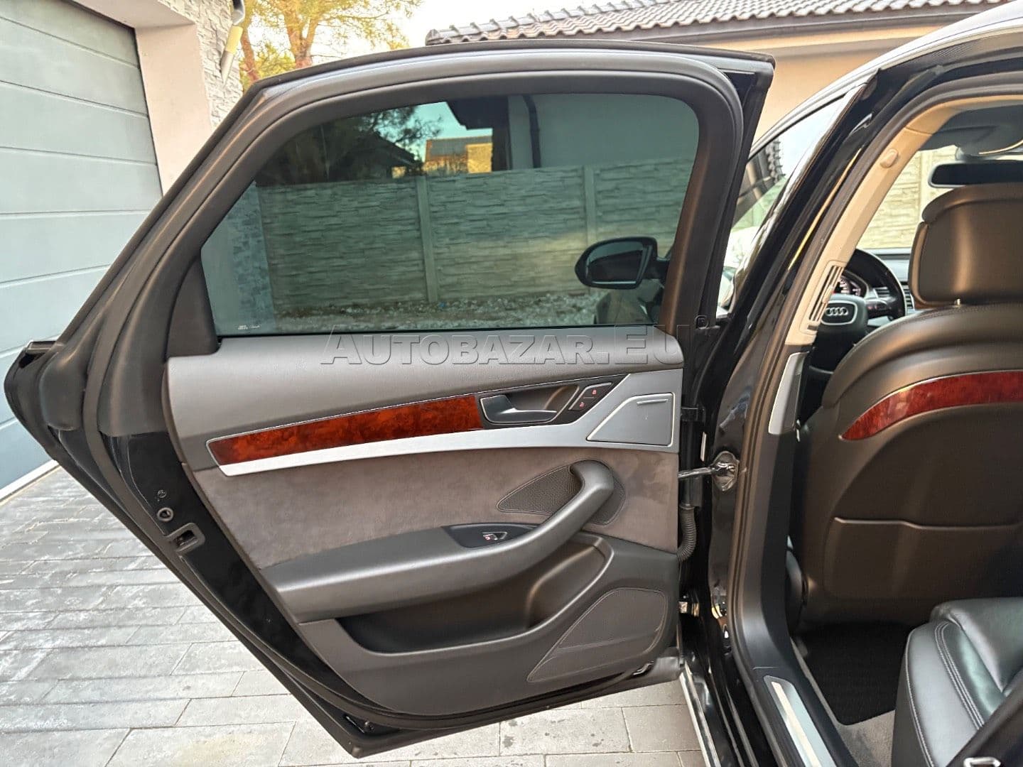 Audi A8 3.0 TDI V6 DPF quattro tiptronic thumb 46