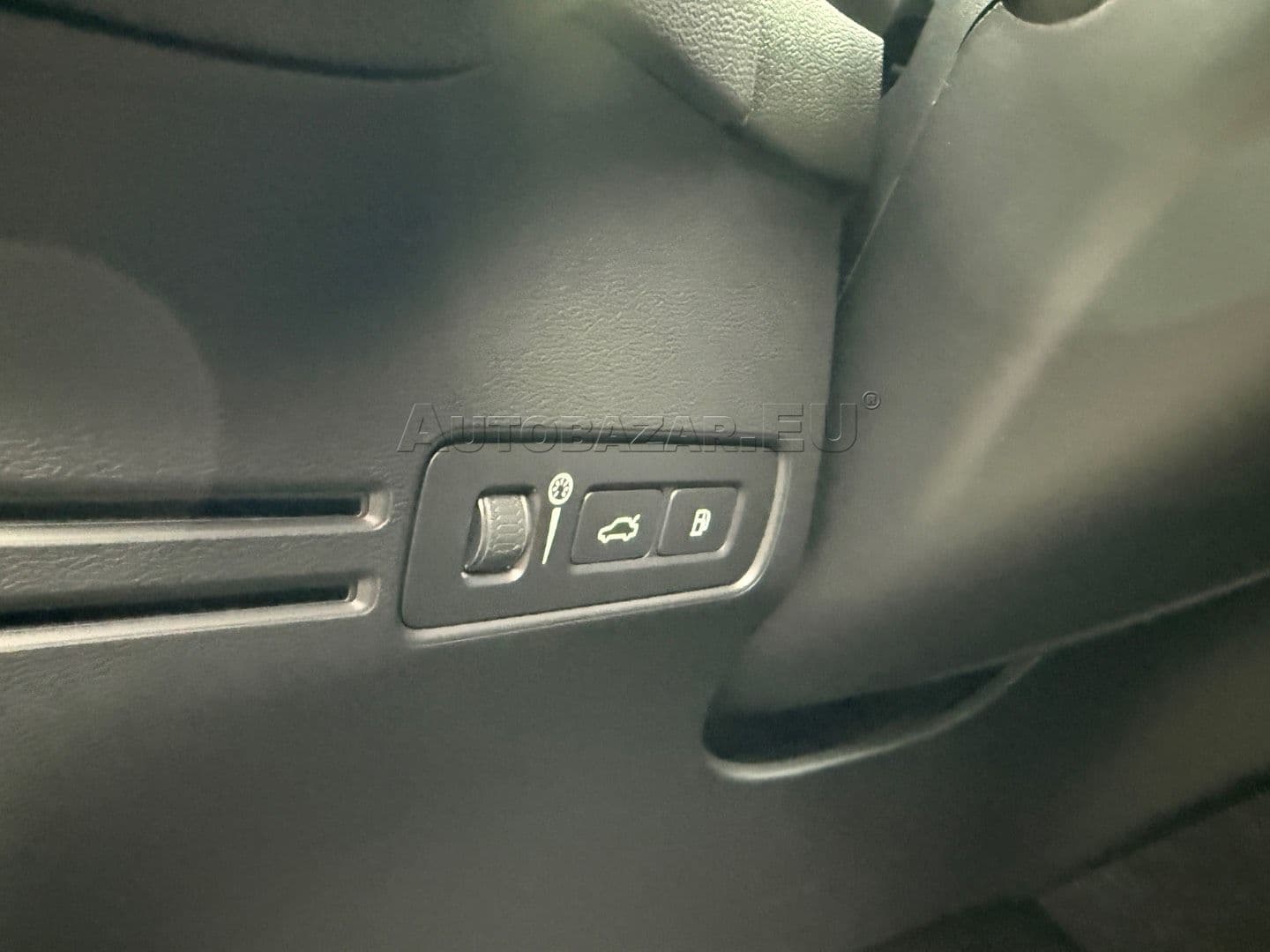 Volvo XC40 T4 RECHARGE thumb 19