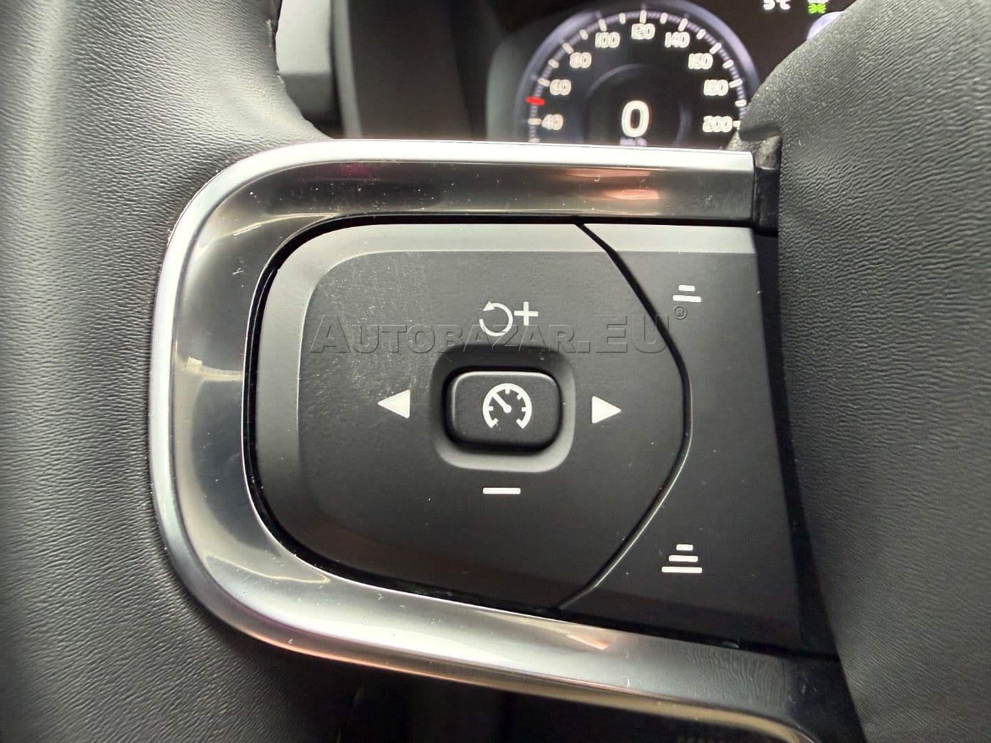 Volvo XC40 T4 RECHARGE thumb 22