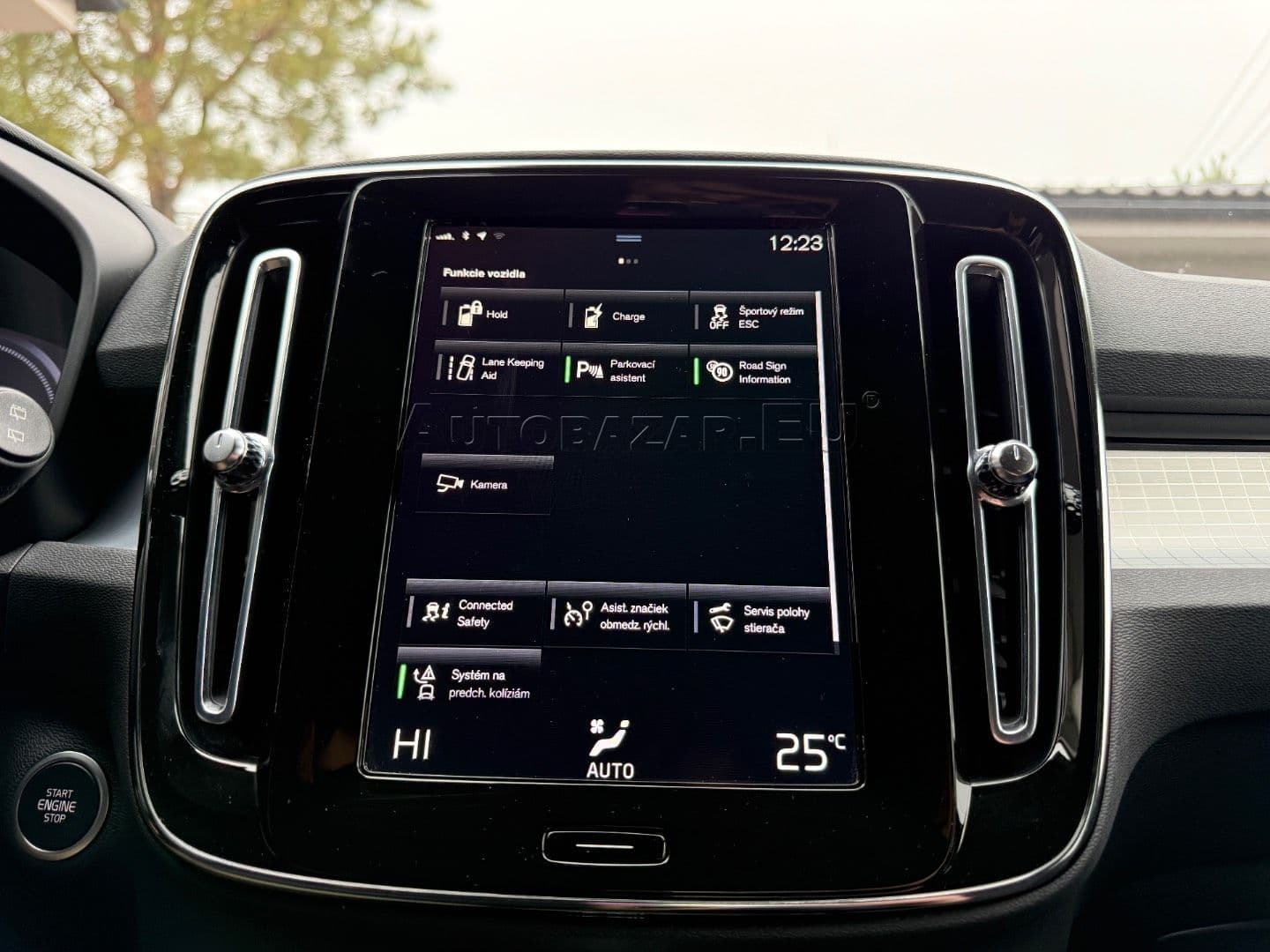 Volvo XC40 T4 RECHARGE thumb 33