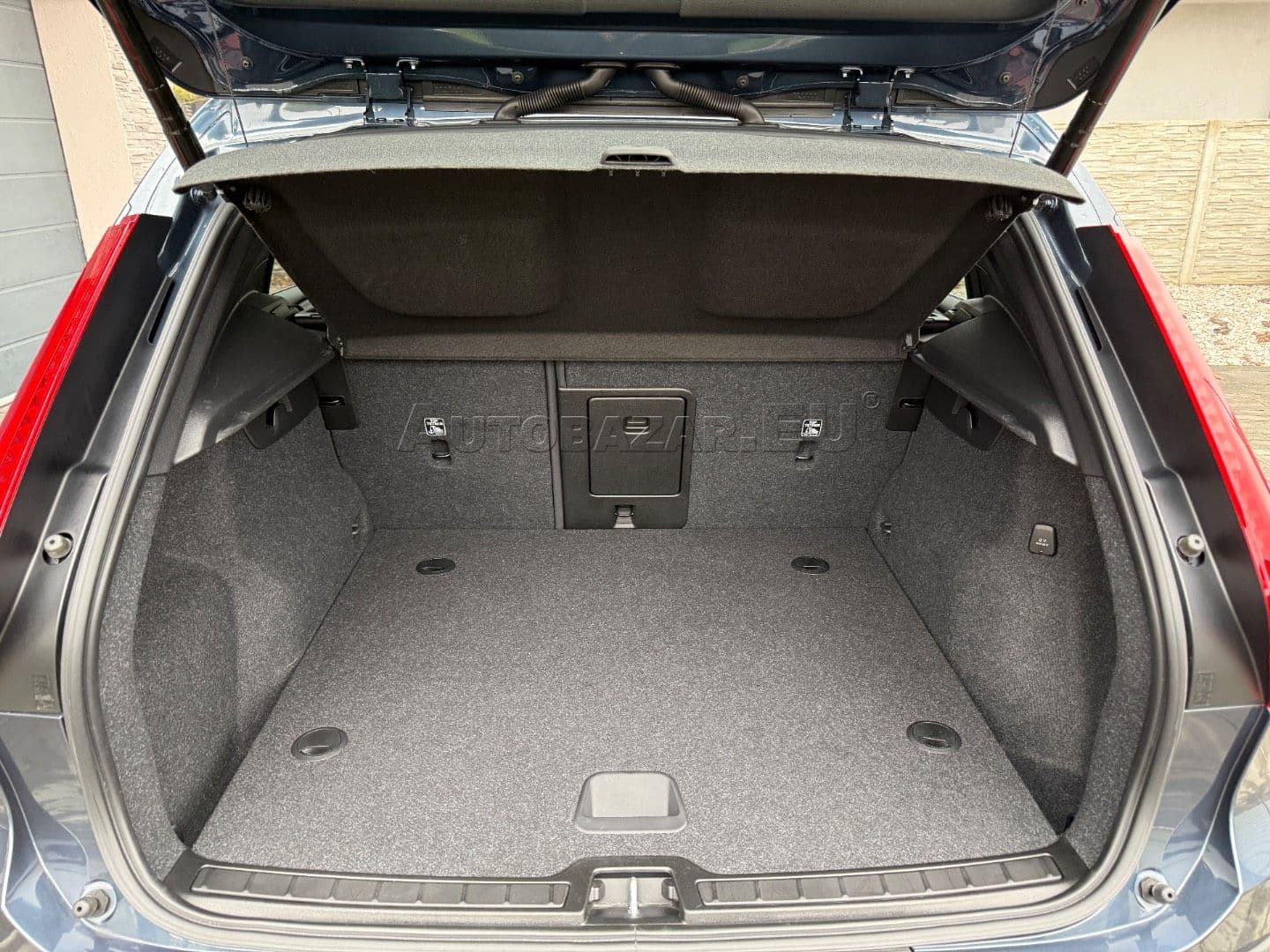 Volvo XC40 T4 RECHARGE thumb 40