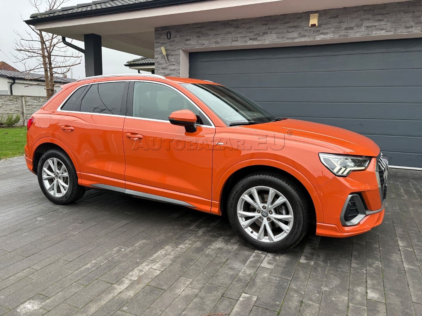 Audi Q3 35 1.5 TFSI mHEV S line S tronic thumb 2