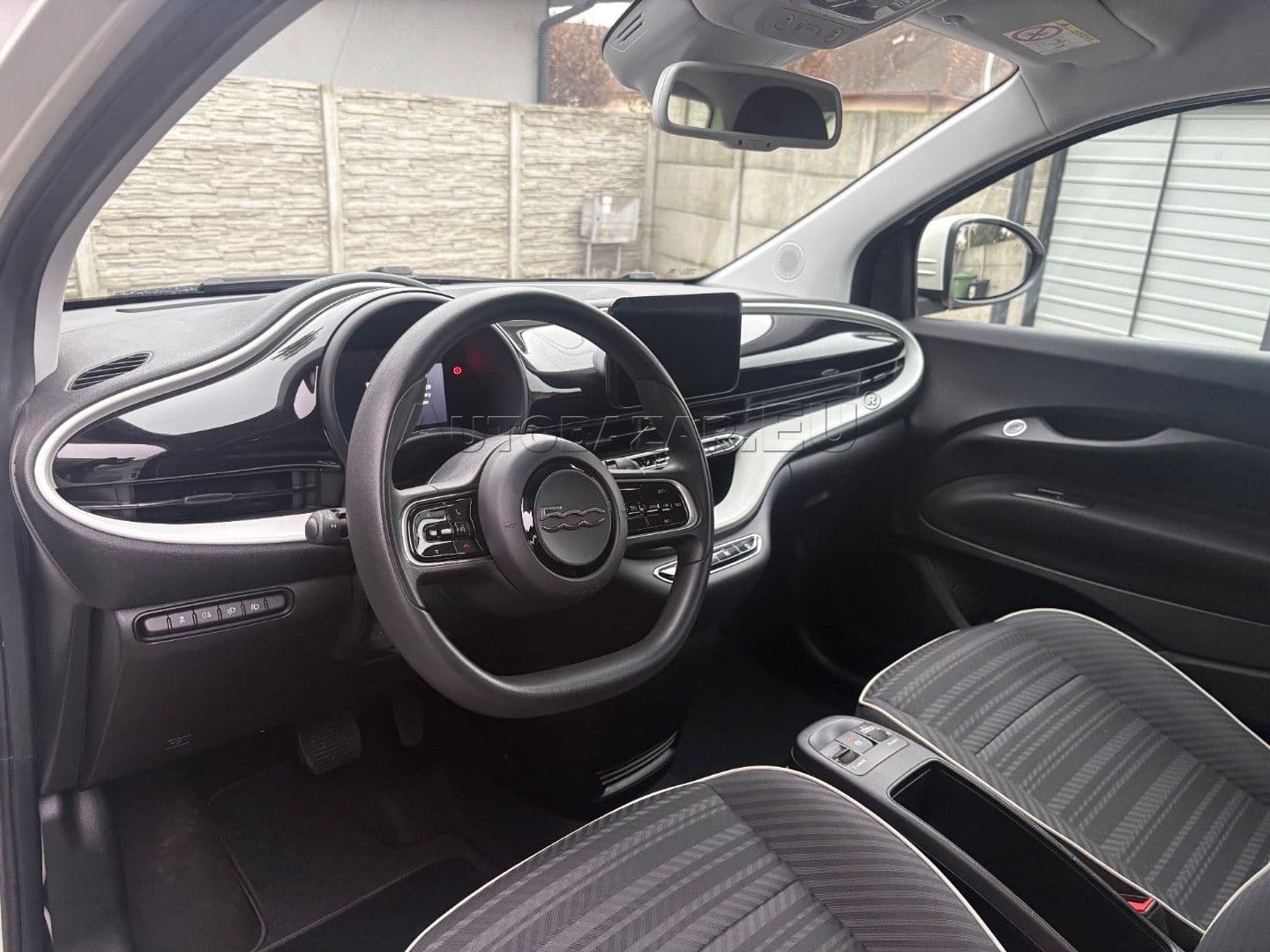 Fiat 500 500e 42kWh Icon thumb 16