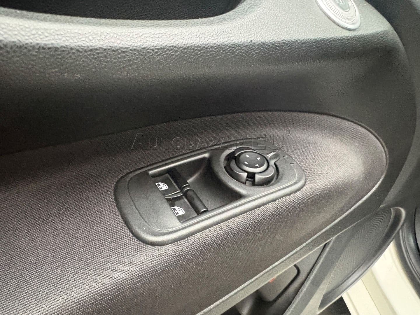 Fiat 500 500e 42kWh Icon thumb 19