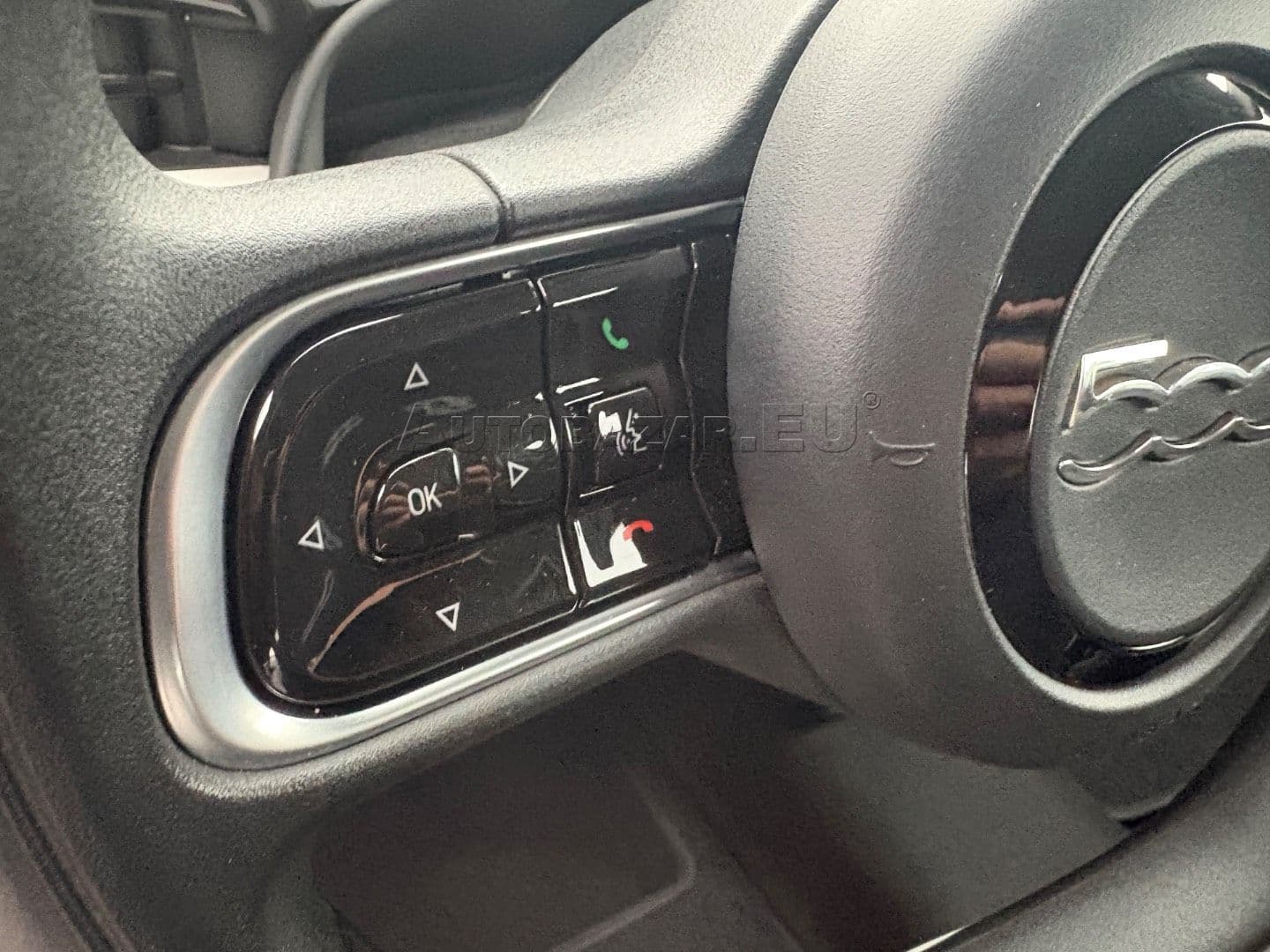 Fiat 500 500e 42kWh Icon thumb 23