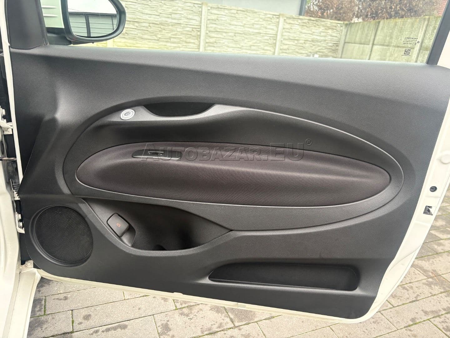 Fiat 500 500e 42kWh Icon thumb 42