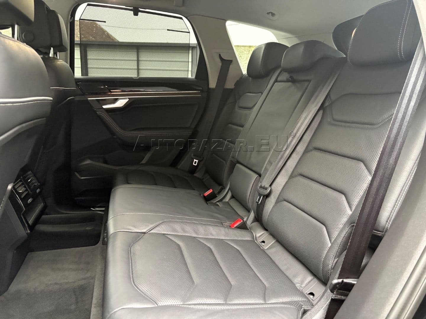 Volkswagen Touareg 3.0 V6 TDI Elegance 4Motion Tiptronic thumb 39