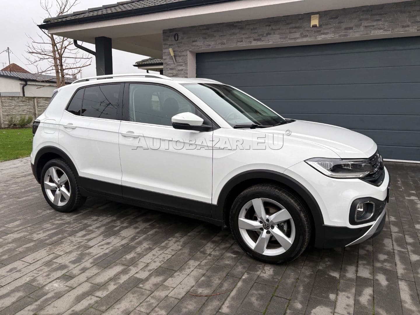 Volkswagen T-Cross 1.0 TSI 110k Life DSG thumb 2