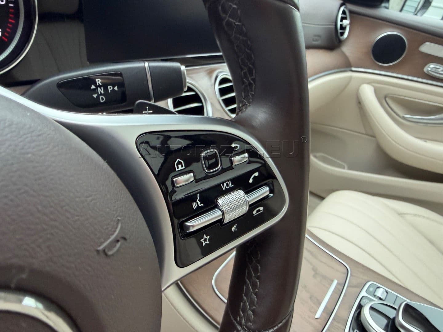 Mercedes-Benz E trieda Sedan 400 d 4MATIC A/T thumb 25
