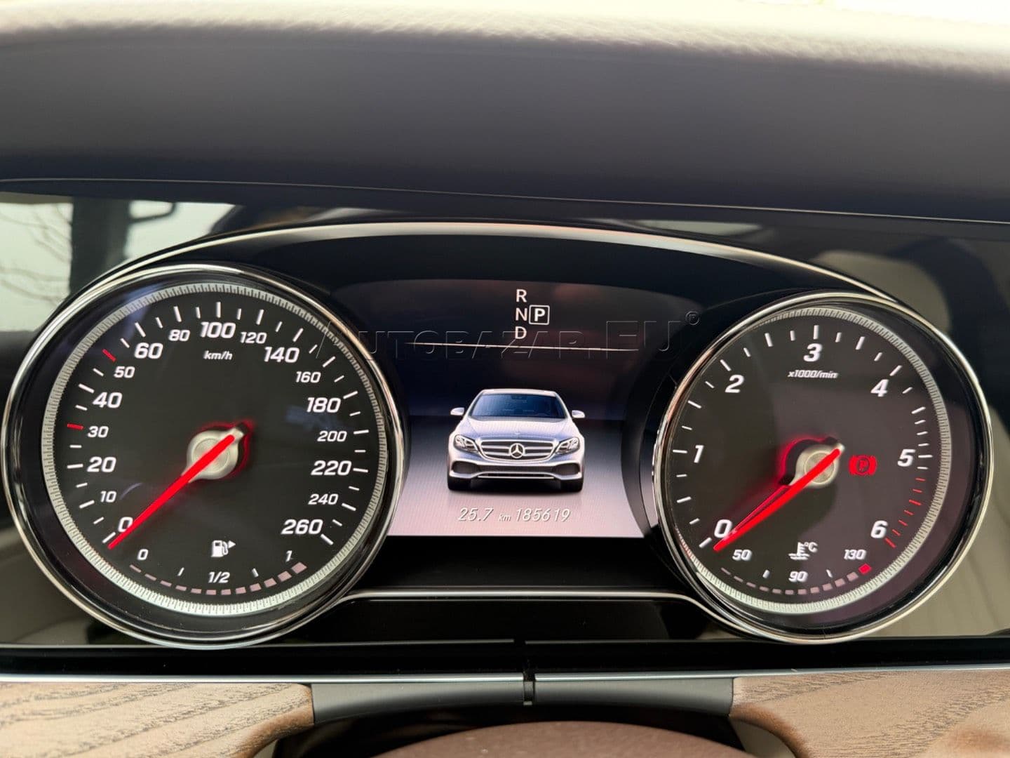 Mercedes-Benz E trieda Sedan 400 d 4MATIC A/T thumb 26