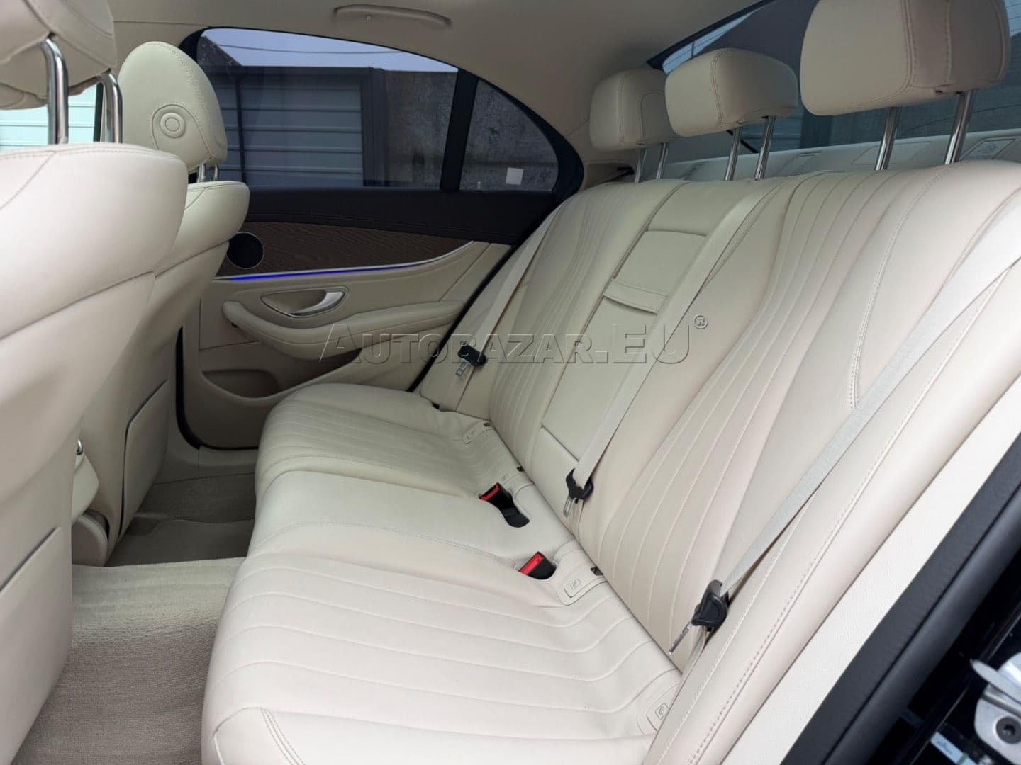 Mercedes-Benz E trieda Sedan 400 d 4MATIC A/T thumb 41