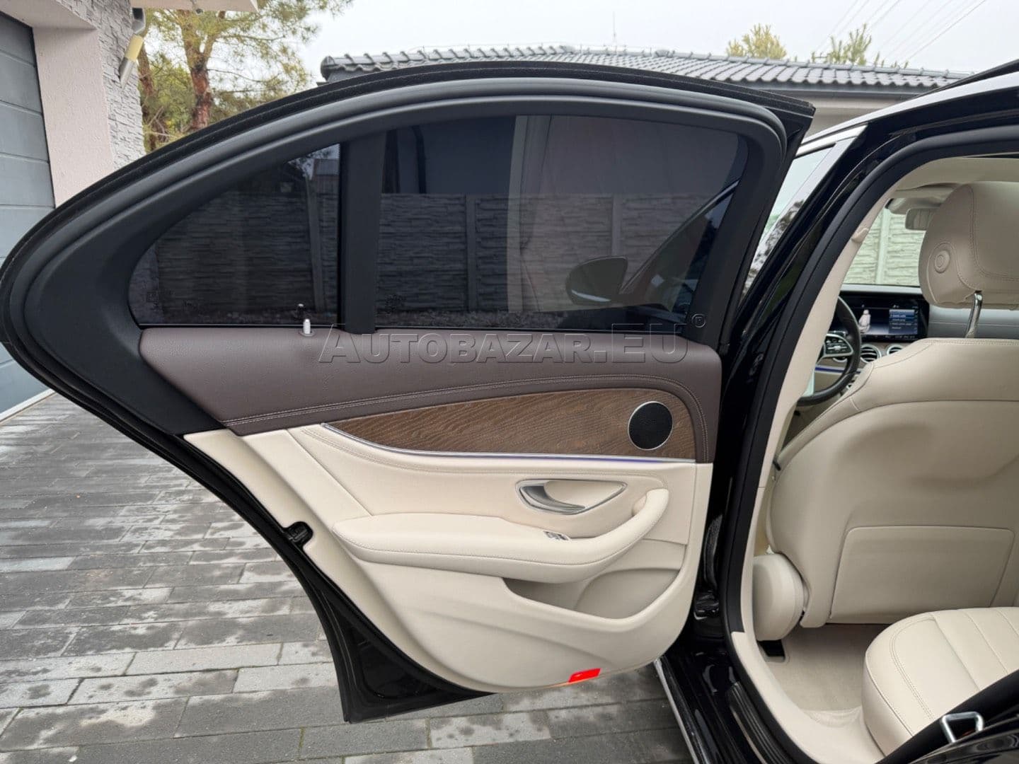 Mercedes-Benz E trieda Sedan 400 d 4MATIC A/T thumb 46