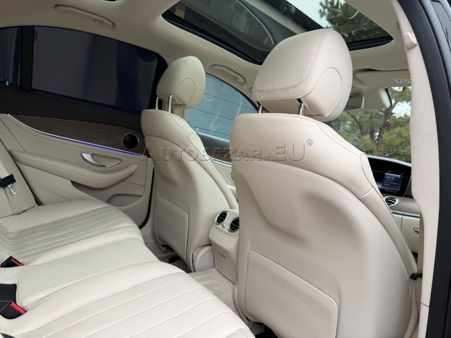 Mercedes-Benz E trieda Sedan 400 d 4MATIC A/T thumb 50