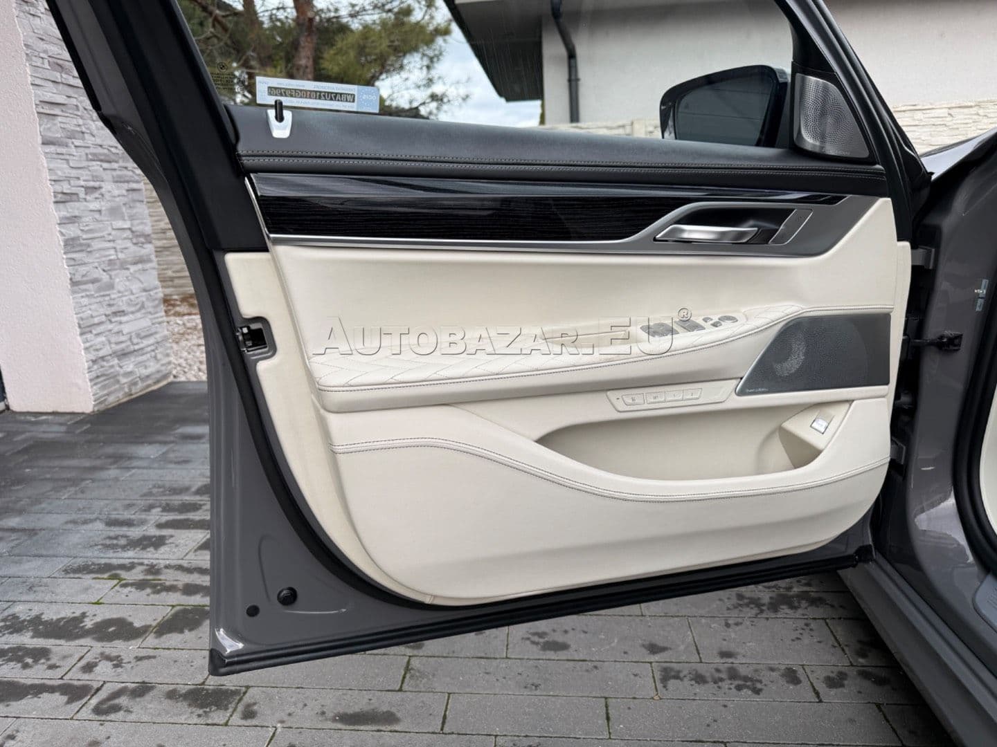 BMW Rad 7 750Li xDrive A/T thumb 17