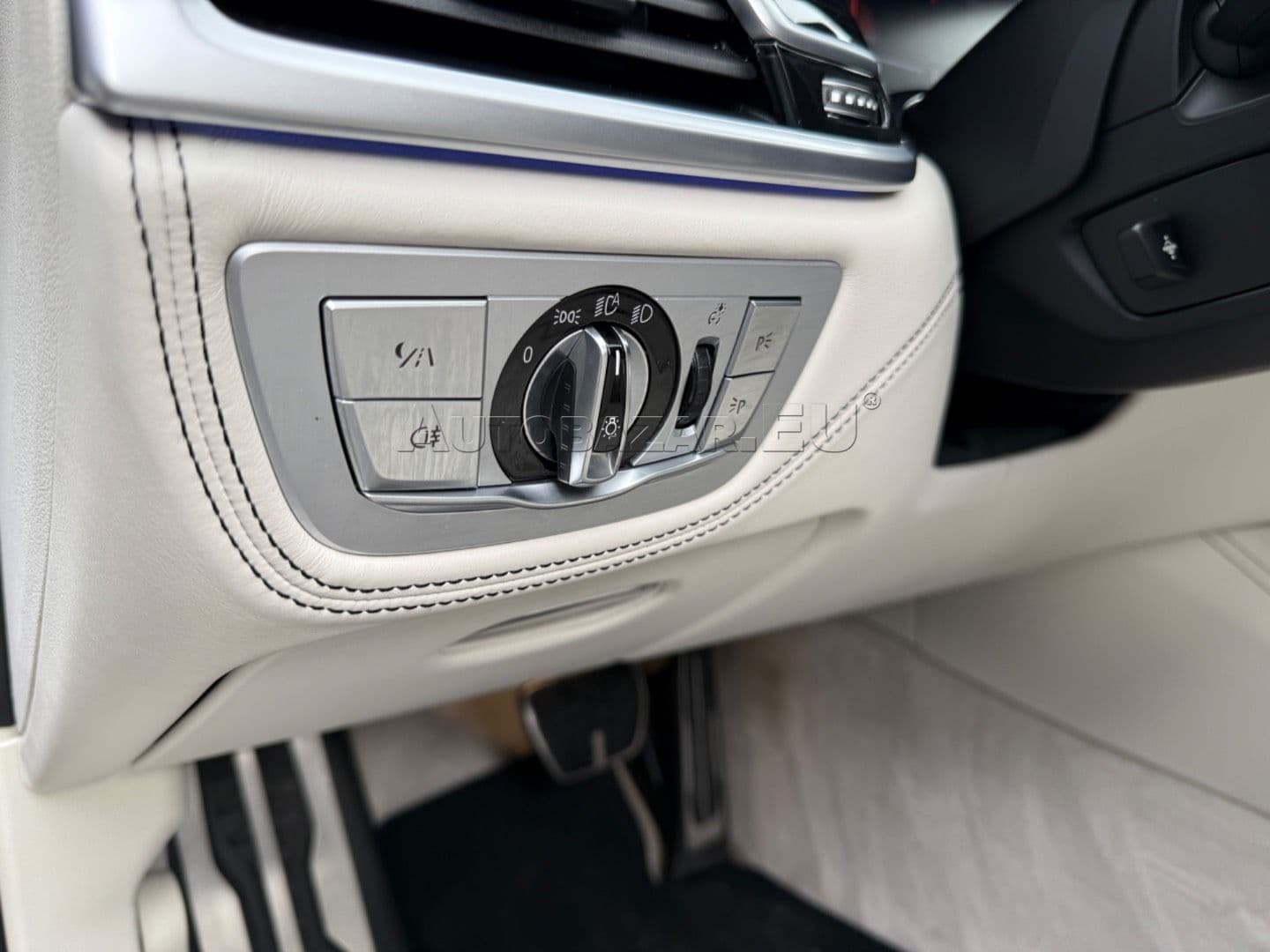 BMW Rad 7 750Li xDrive A/T thumb 21
