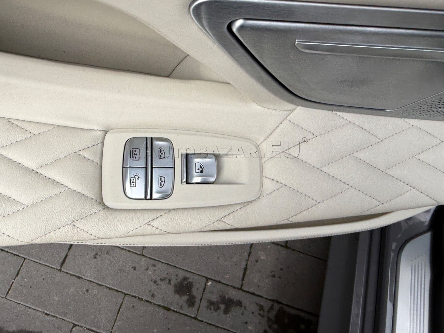 BMW Rad 7 750Li xDrive A/T thumb 41