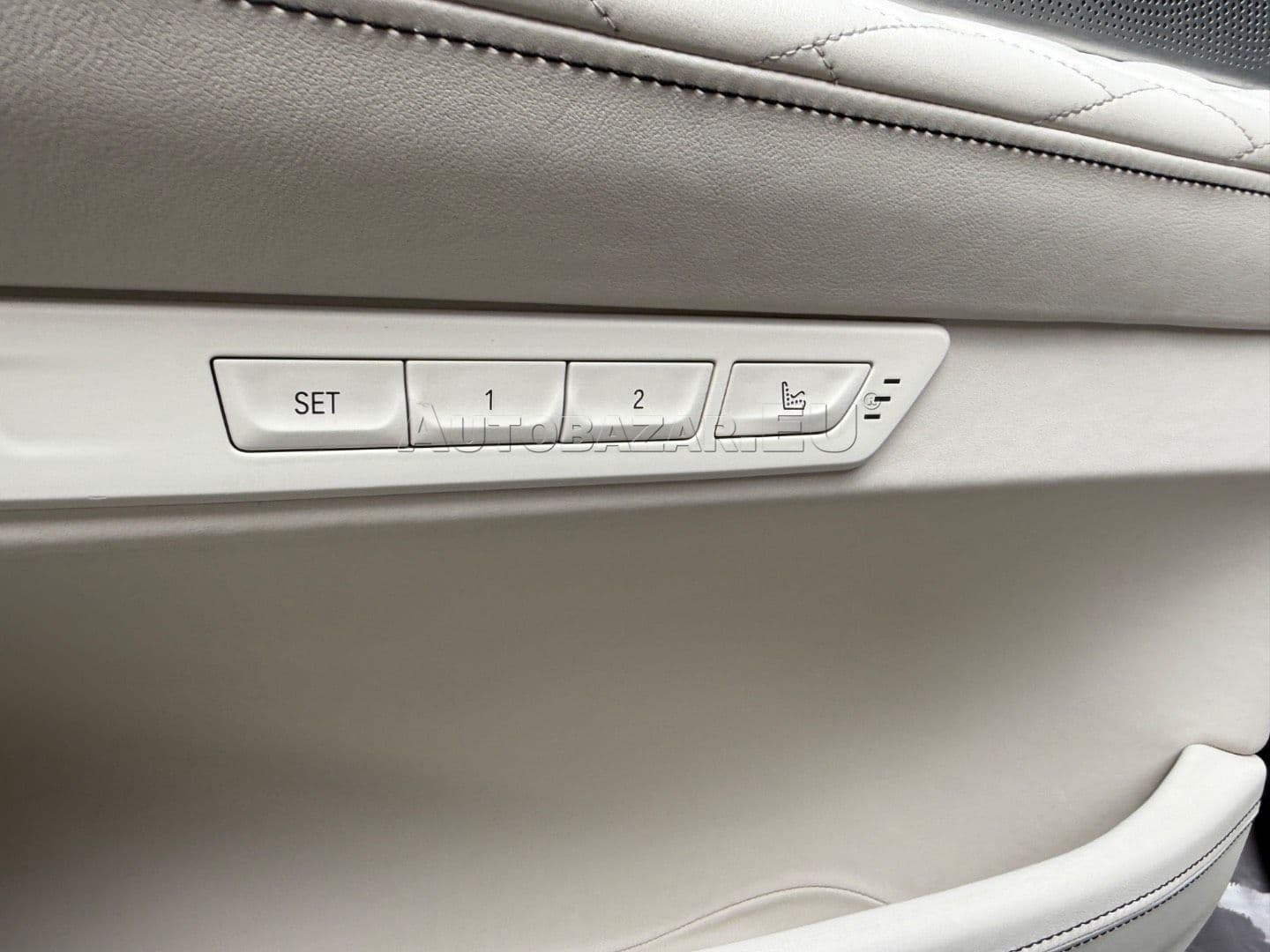 BMW Rad 7 750Li xDrive A/T thumb 42