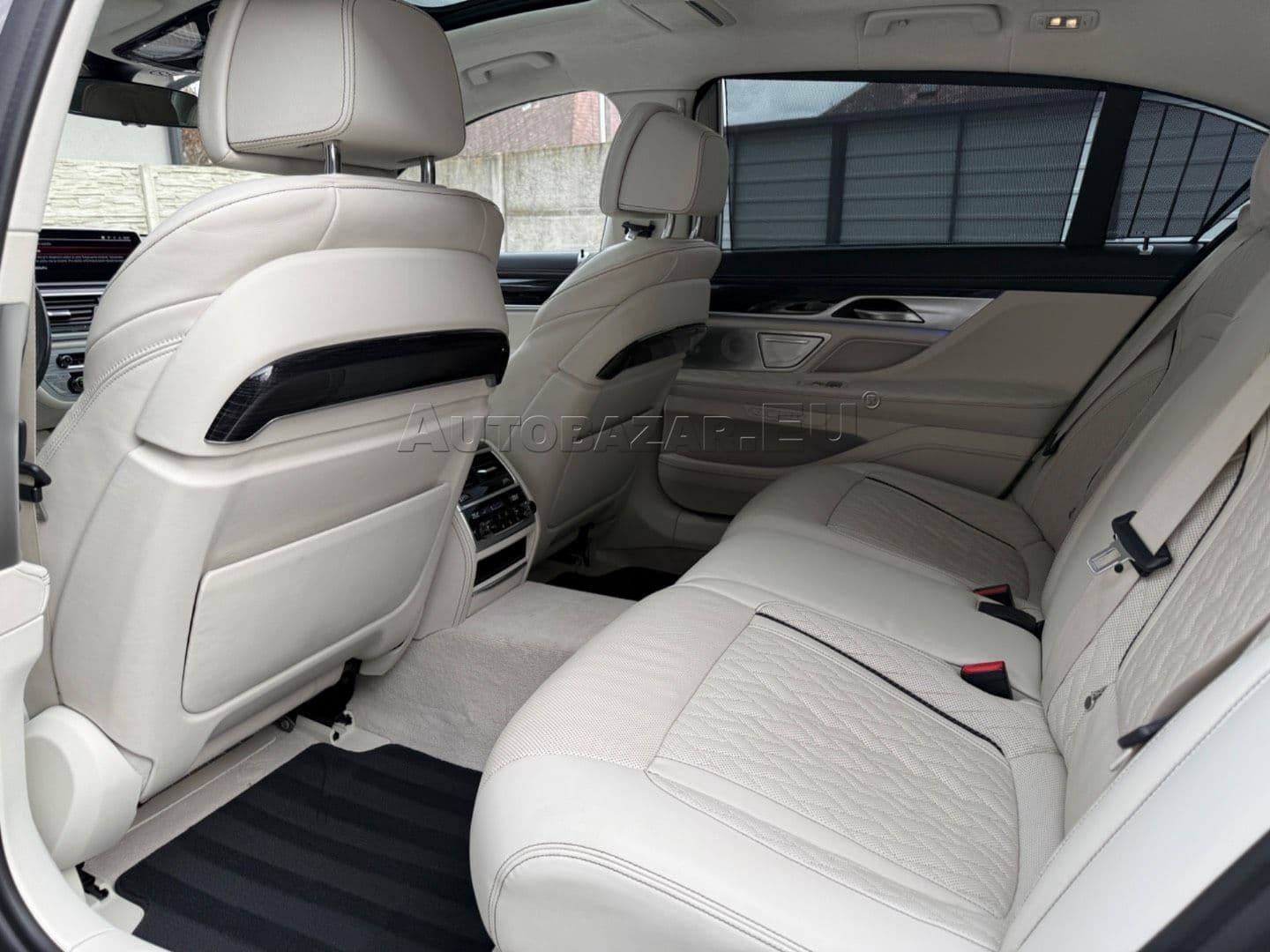 BMW Rad 7 750Li xDrive A/T thumb 43