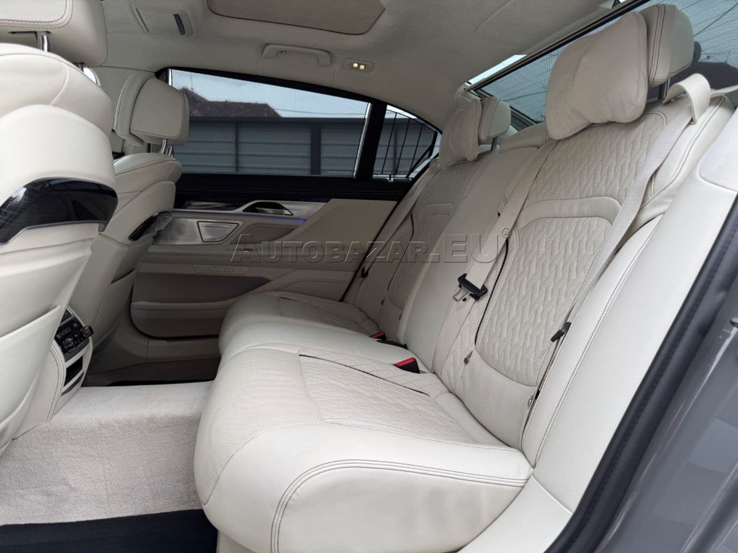 BMW Rad 7 750Li xDrive A/T thumb 44