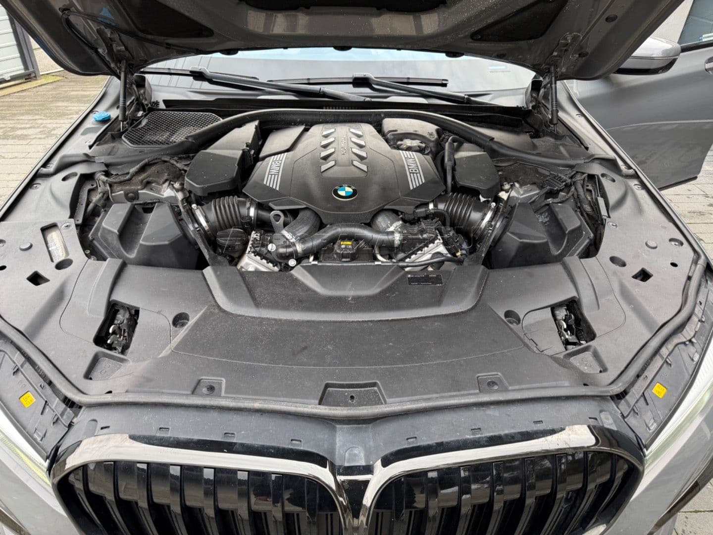 BMW Rad 7 750Li xDrive A/T thumb 60