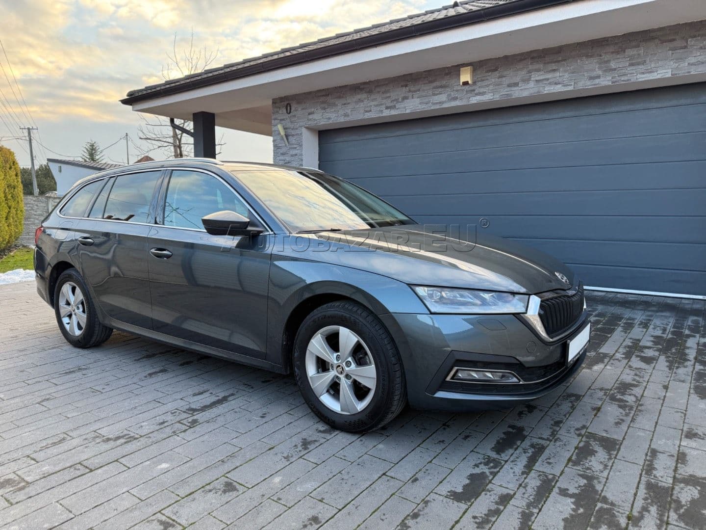 Škoda Octavia Combi 2.0 TDI Ambition DSG thumb 2