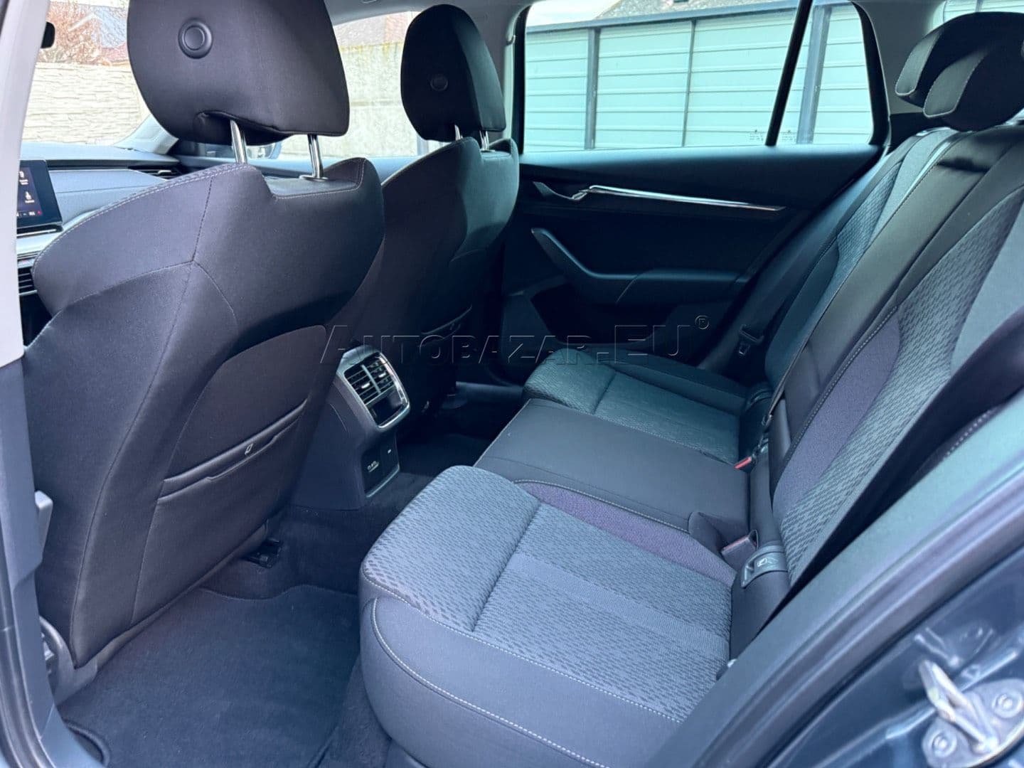 Škoda Octavia Combi 2.0 TDI Ambition DSG thumb 41