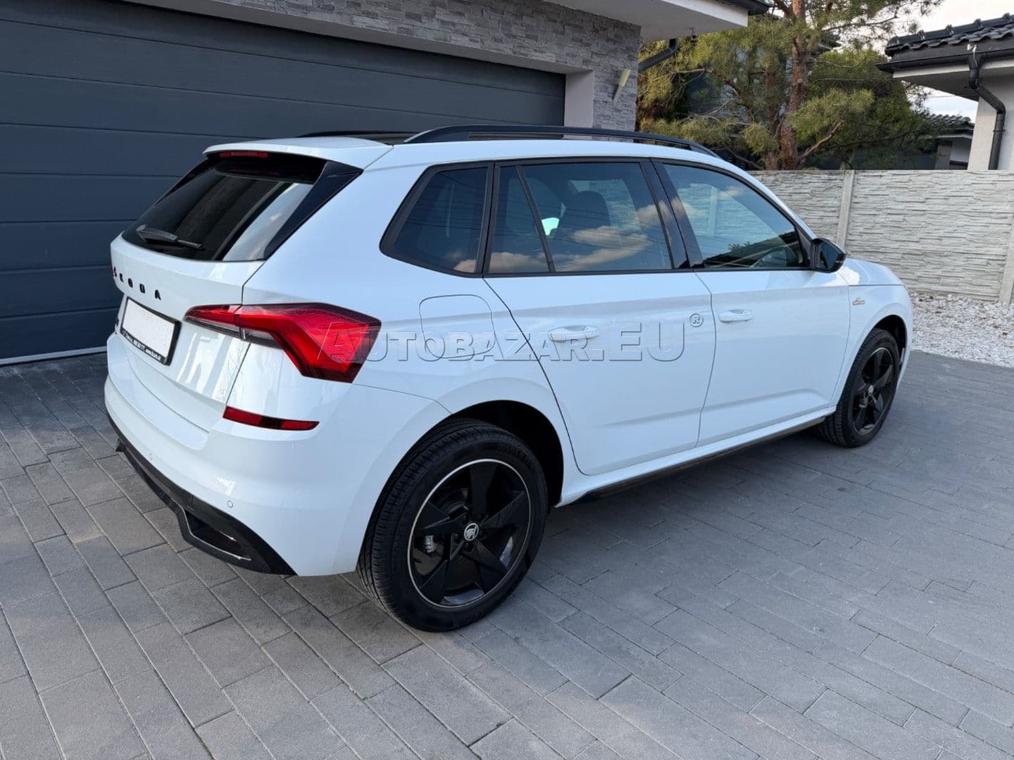 Škoda Kamiq 1.0 TSI Monte Carlo DSG thumb 12