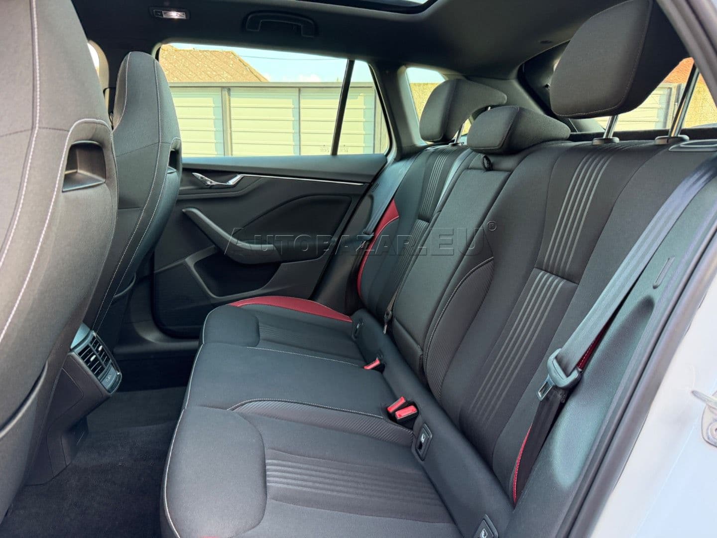 Škoda Kamiq 1.0 TSI Monte Carlo DSG thumb 40