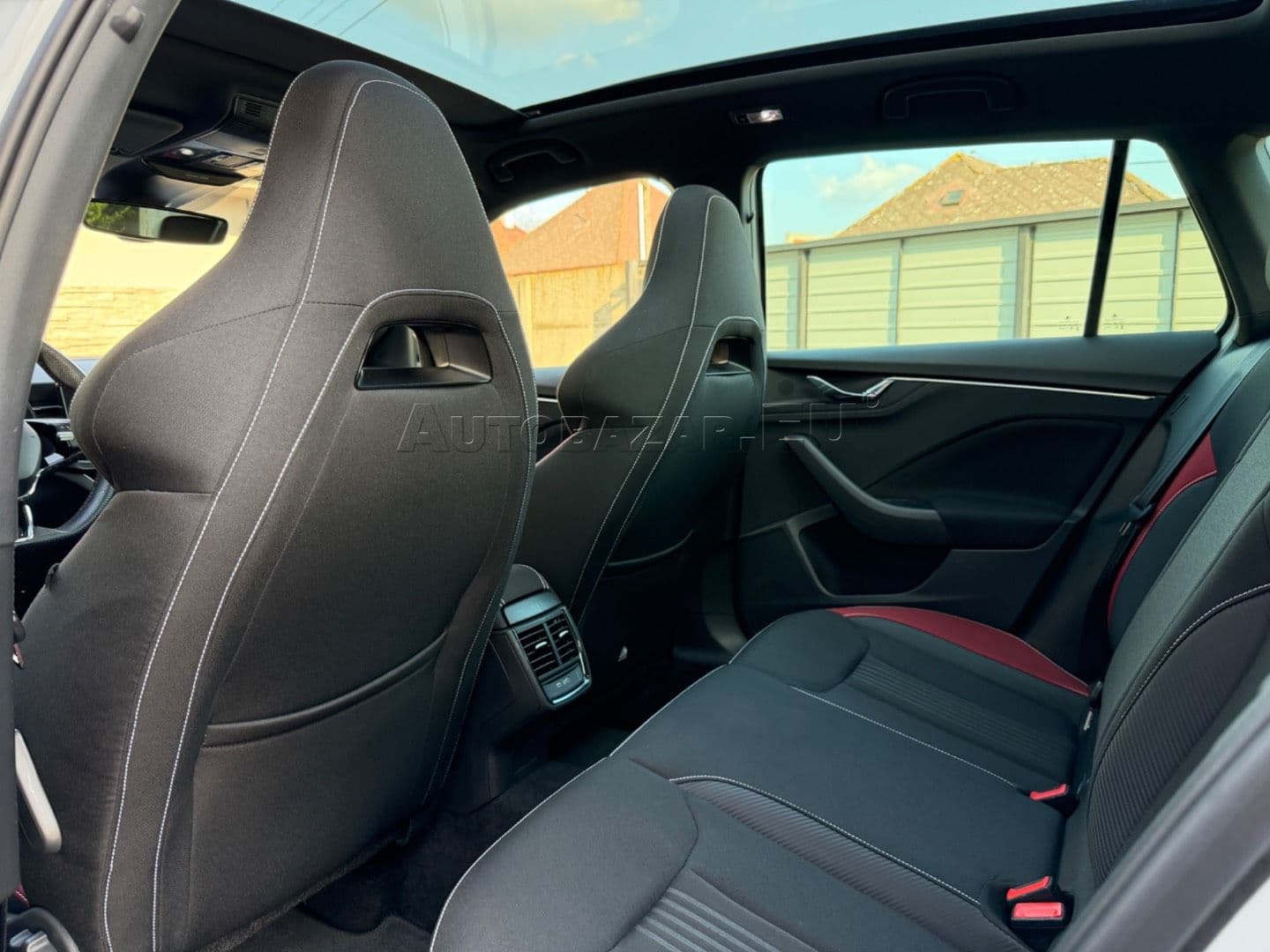 Škoda Kamiq 1.0 TSI Monte Carlo DSG thumb 41