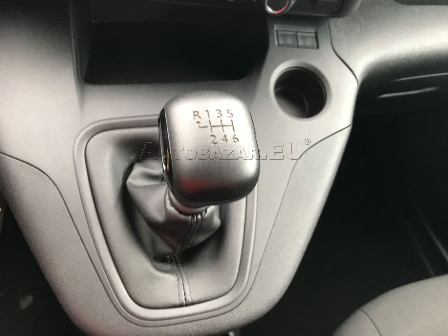 Peugeot Rifter 1.2 PureTech Active Pack thumb 32