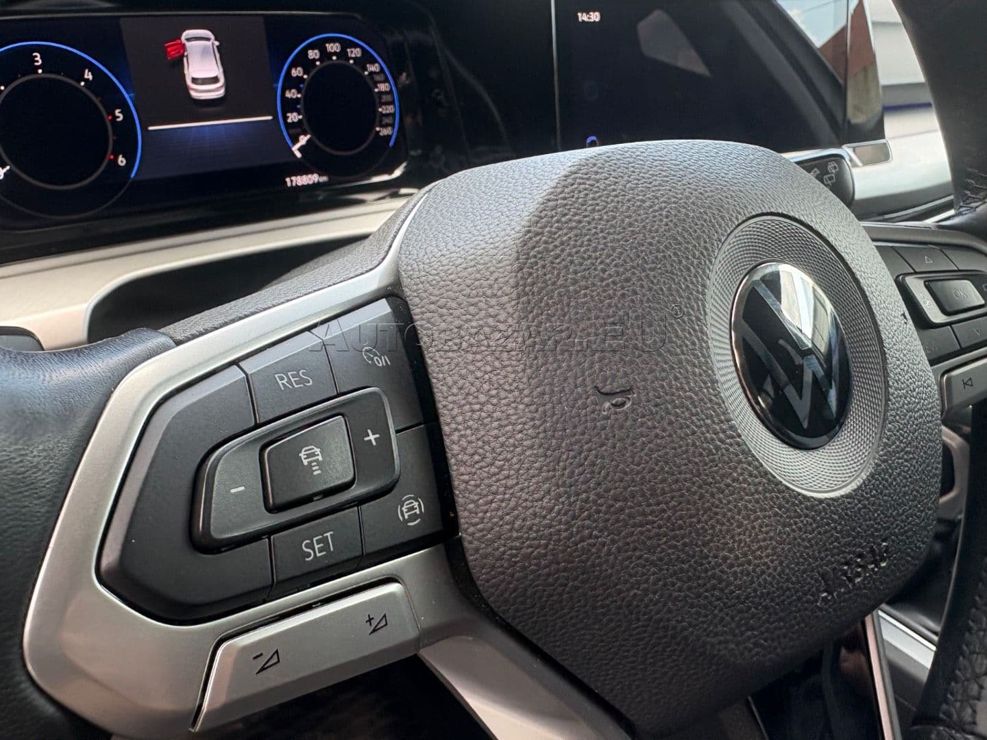 Volkswagen Golf 2.0 TDI thumb 23