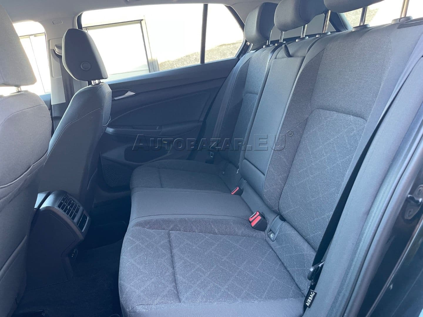 Volkswagen Golf 1.5 TSI ACT Life thumb 32
