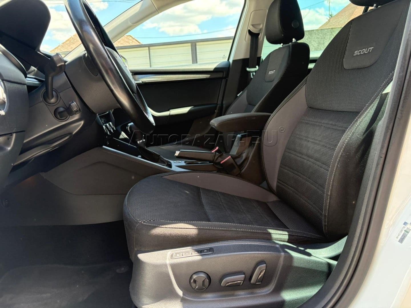 Škoda Octavia 2.0 TDI Scout  DSG 4x4, 135kW, A7, 5d. {2017 - 2020} thumb 22