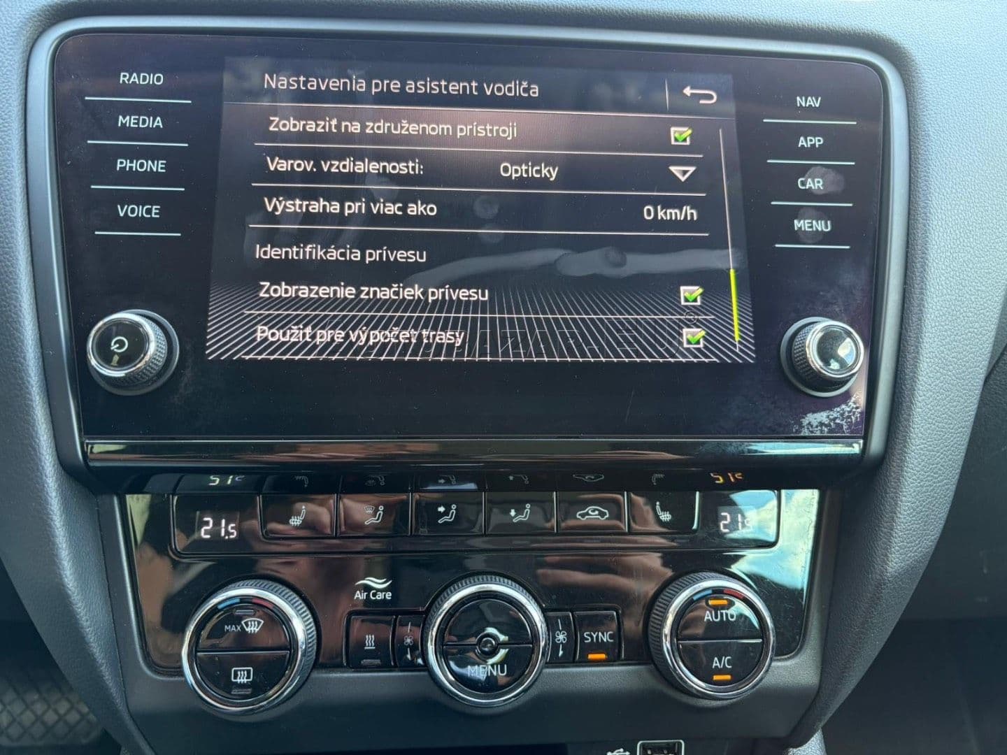 Škoda Octavia 2.0 TDI Scout  DSG 4x4, 135kW, A7, 5d. {2017 - 2020} thumb 29