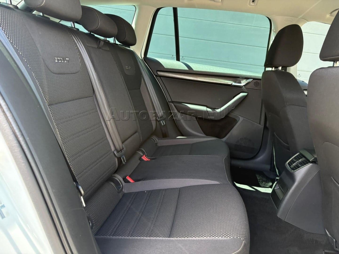 Škoda Octavia 2.0 TDI Scout  DSG 4x4, 135kW, A7, 5d. {2017 - 2020} thumb 36