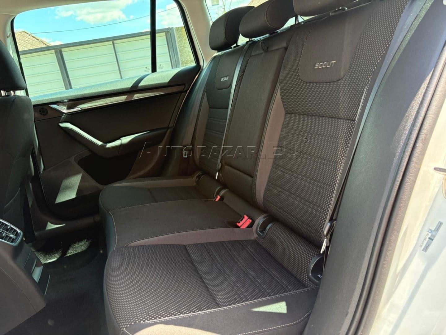 Škoda Octavia 2.0 TDI Scout  DSG 4x4, 135kW, A7, 5d. {2017 - 2020} thumb 38