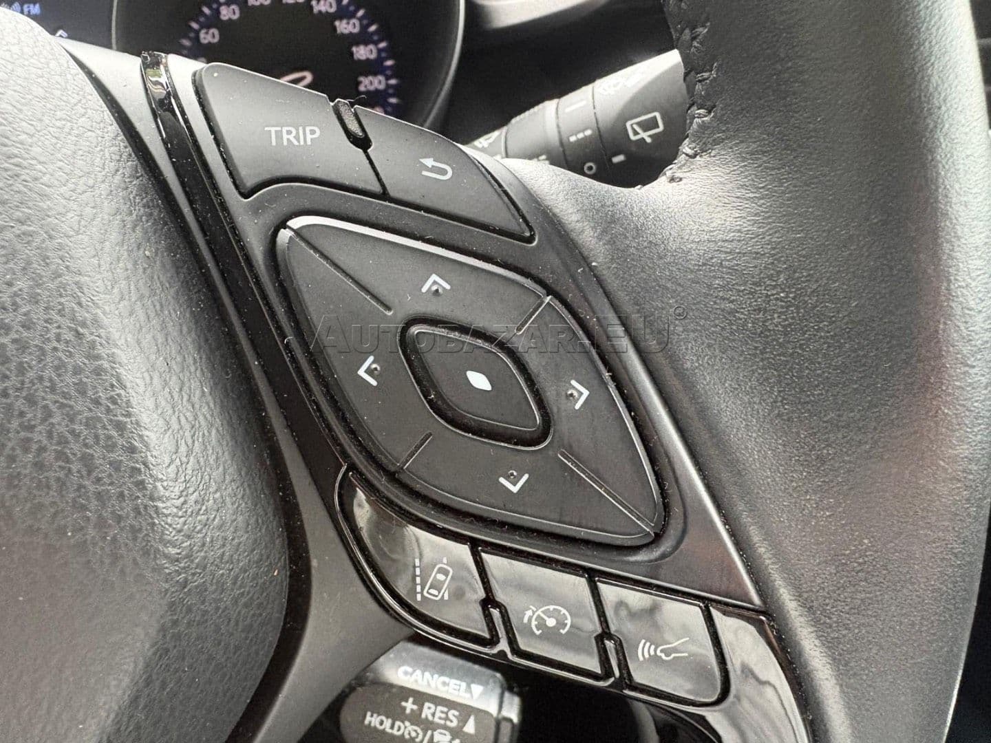 Toyota C-HR thumb 19