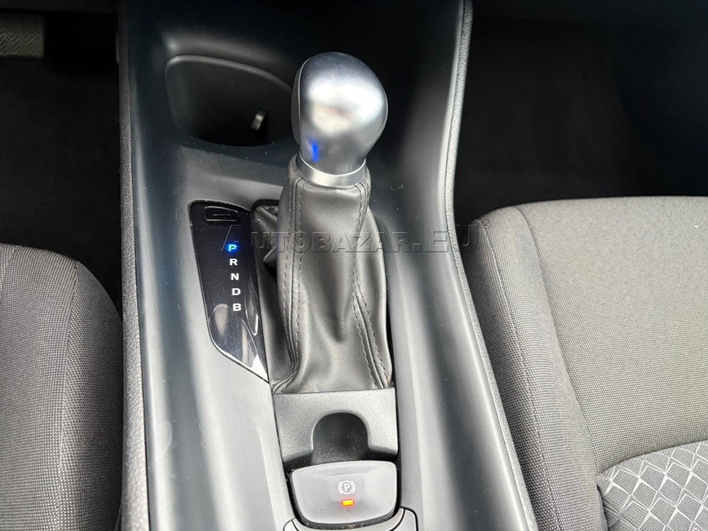 Toyota C-HR thumb 21
