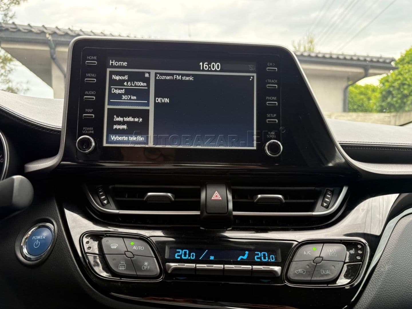 Toyota C-HR thumb 24