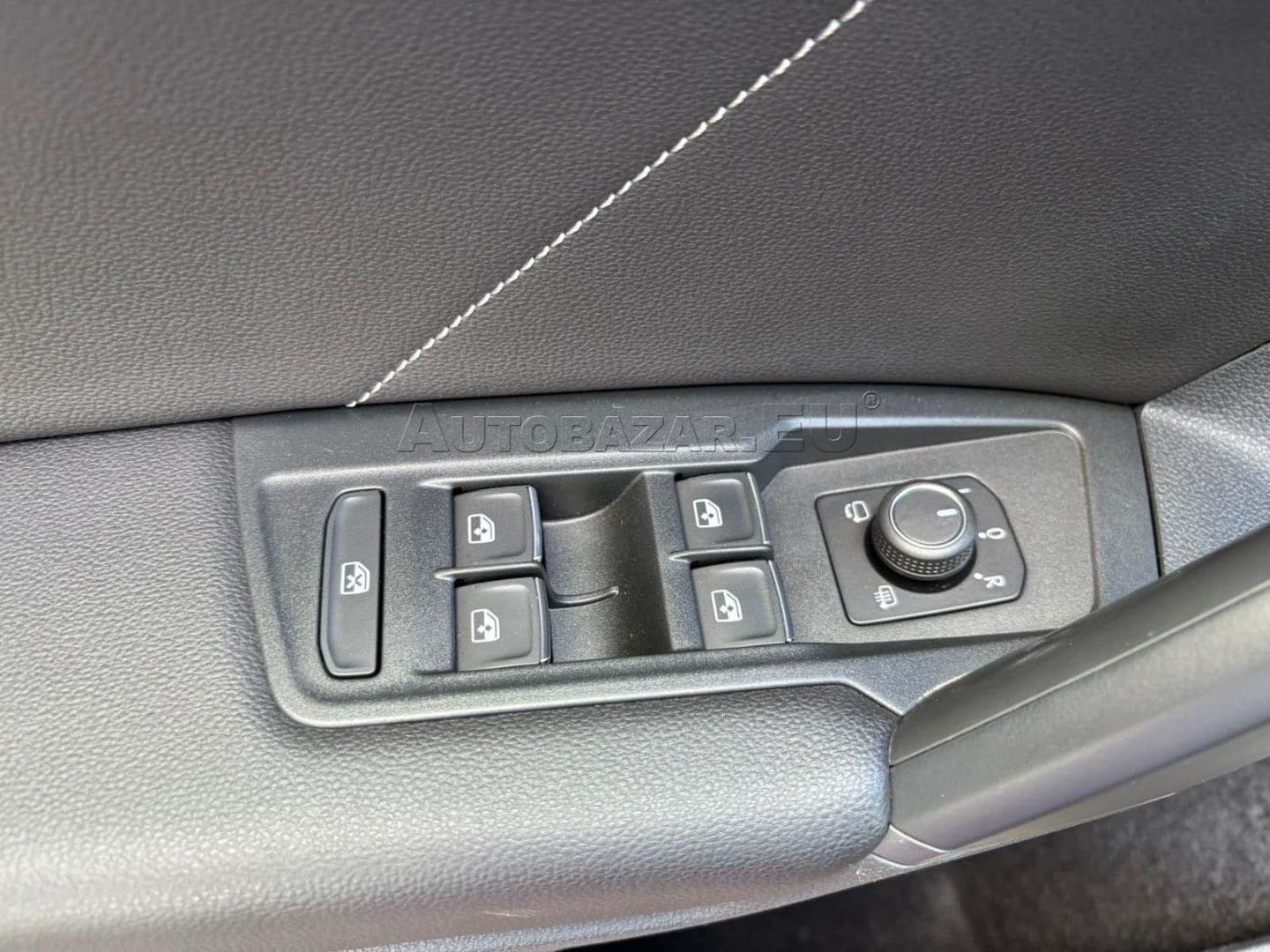 Volkswagen Tiguan 2.0 TDI EVO R-Line 4Motion DSG thumb 18