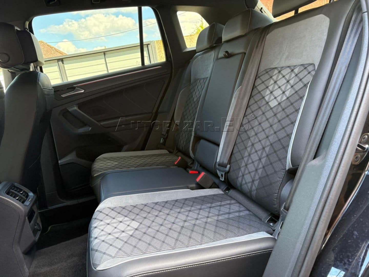 Volkswagen Tiguan 2.0 TDI EVO R-Line 4Motion DSG thumb 32