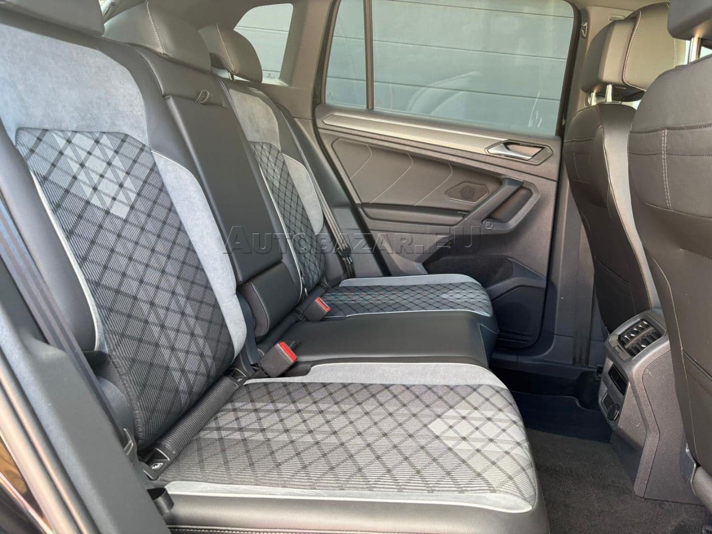 Volkswagen Tiguan 2.0 TDI EVO R-Line 4Motion DSG thumb 38