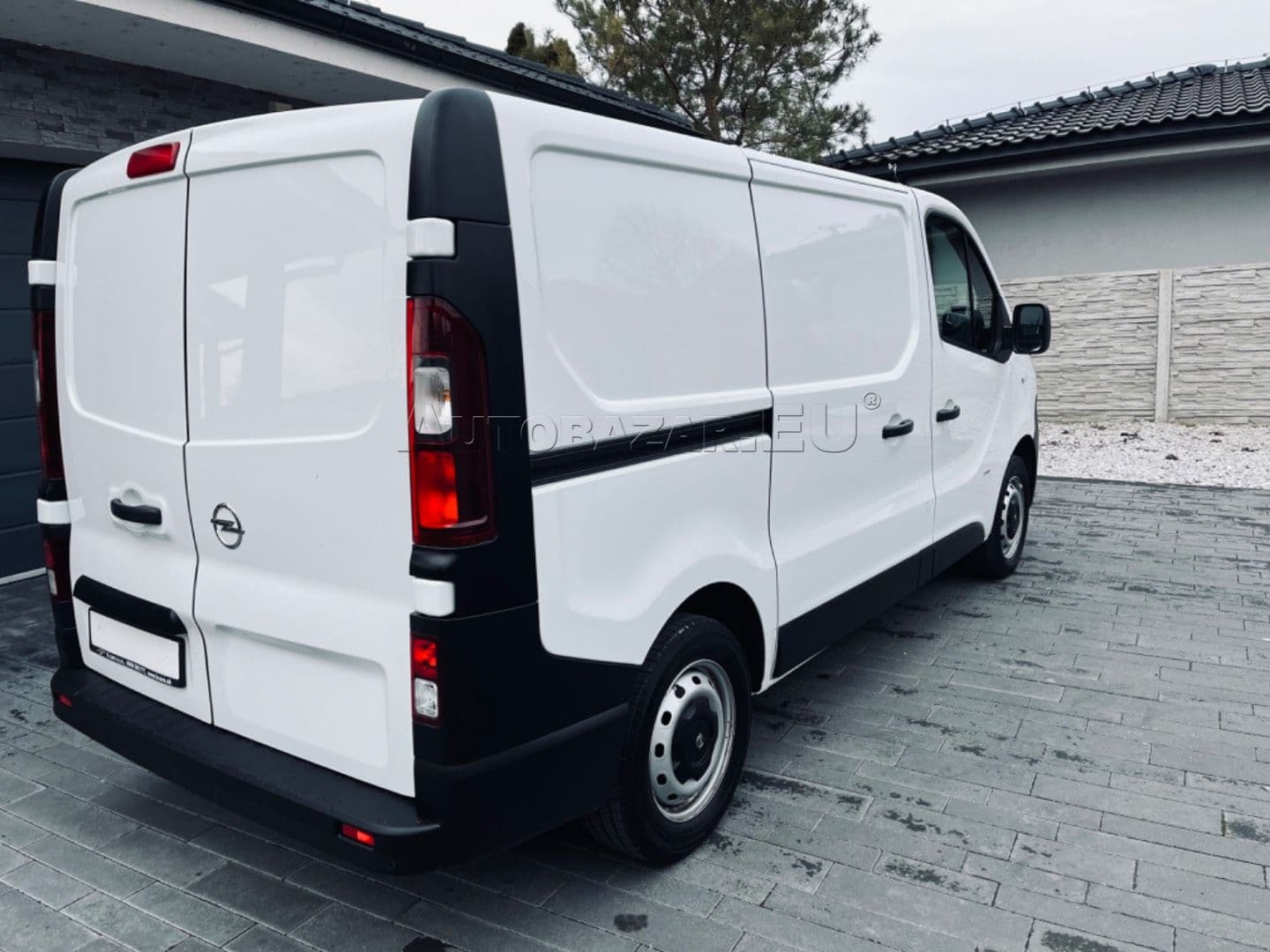 Opel Vivaro Kombi thumb 10
