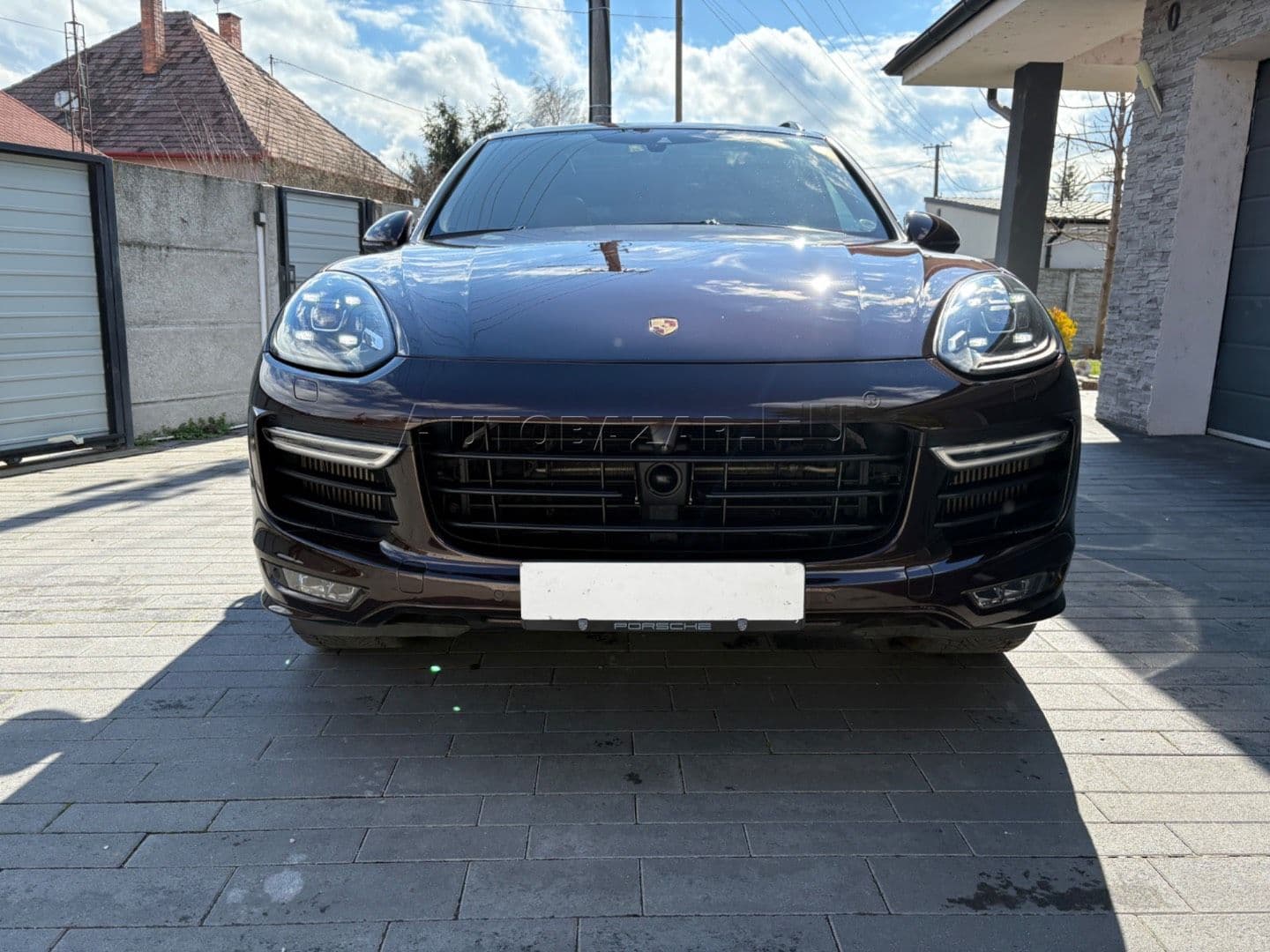 Porsche Cayenne thumb 2