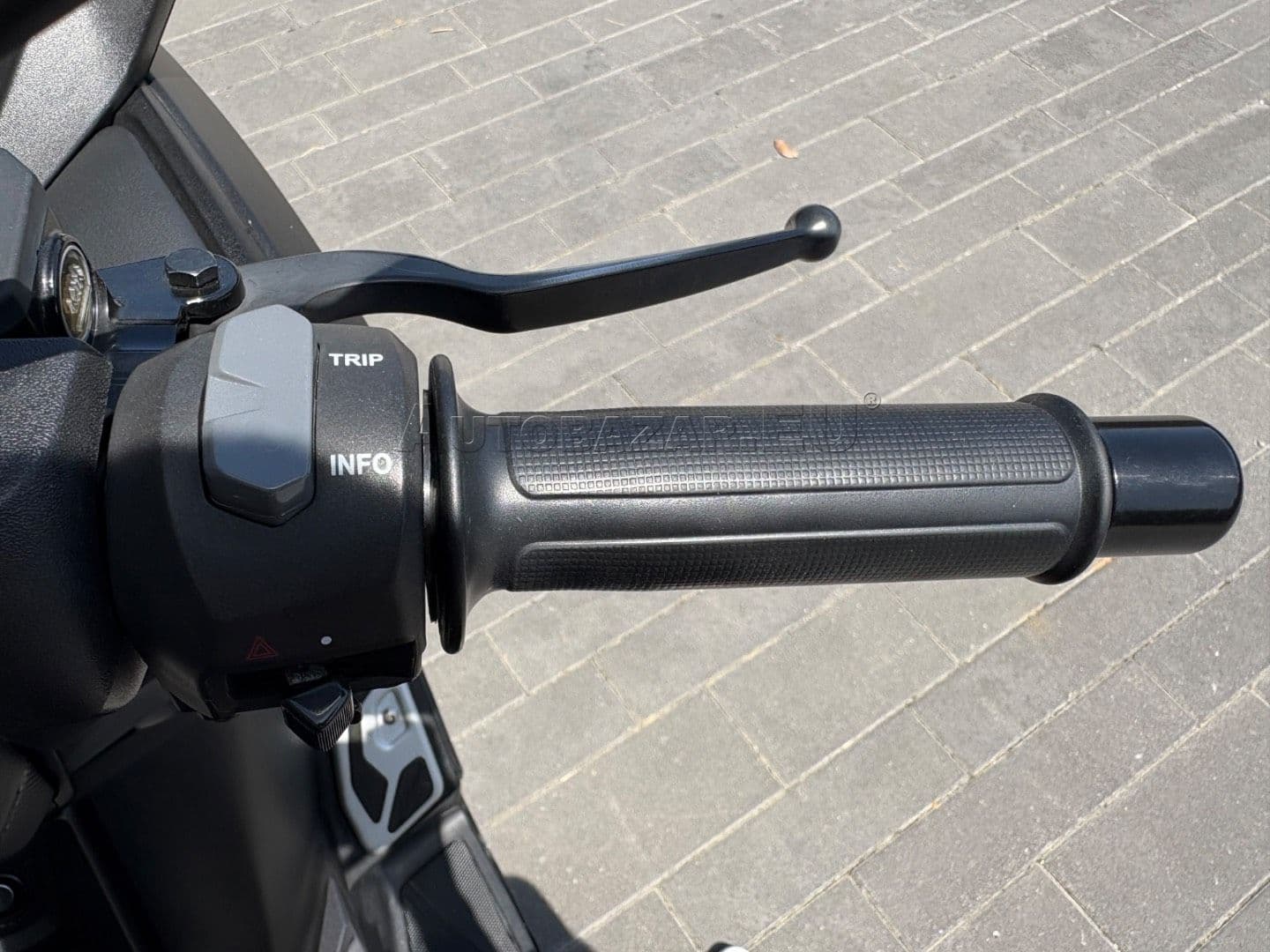 Yamaha X-Max 250 thumb 9